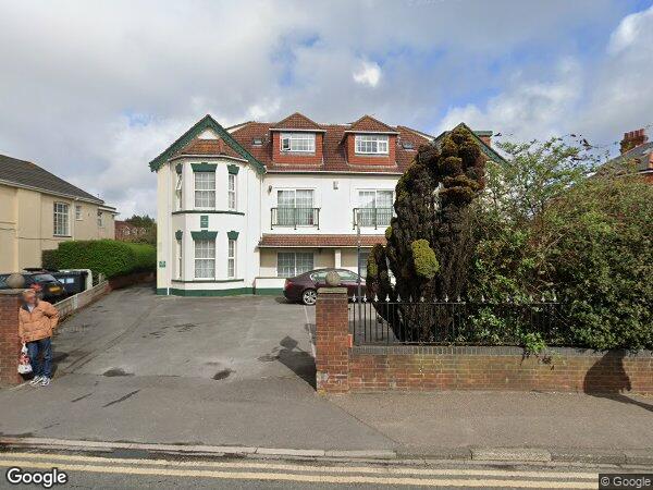 Flat Holdenhurst Road in Bournemouth
