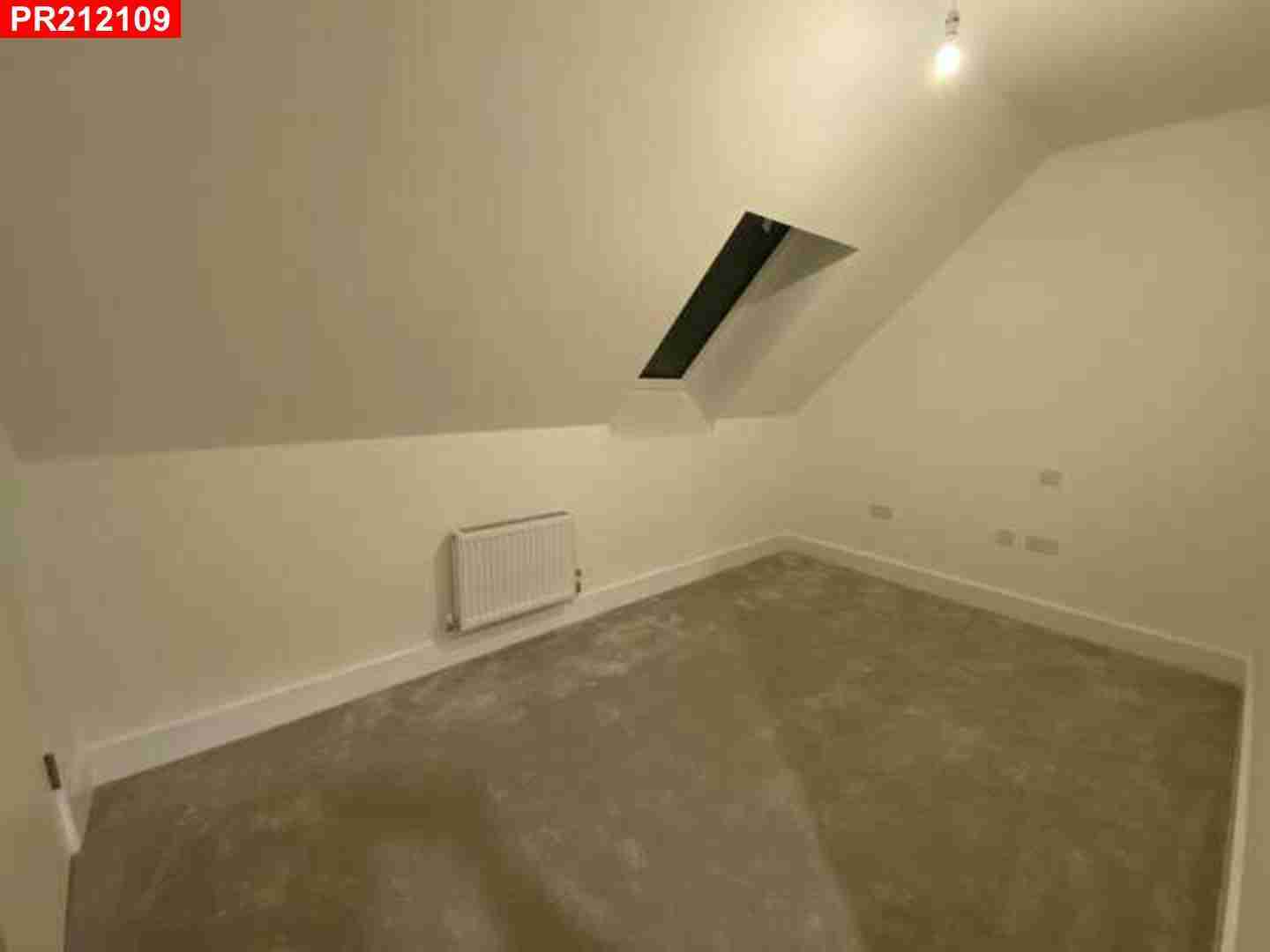 Flat Beatrice Square in Reigate and Banstead