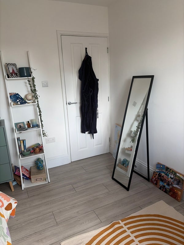 Room Victoria Road in Greater London