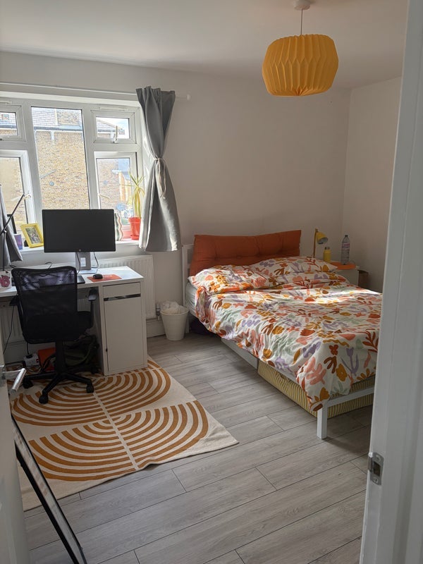 Room Victoria Road in Greater London