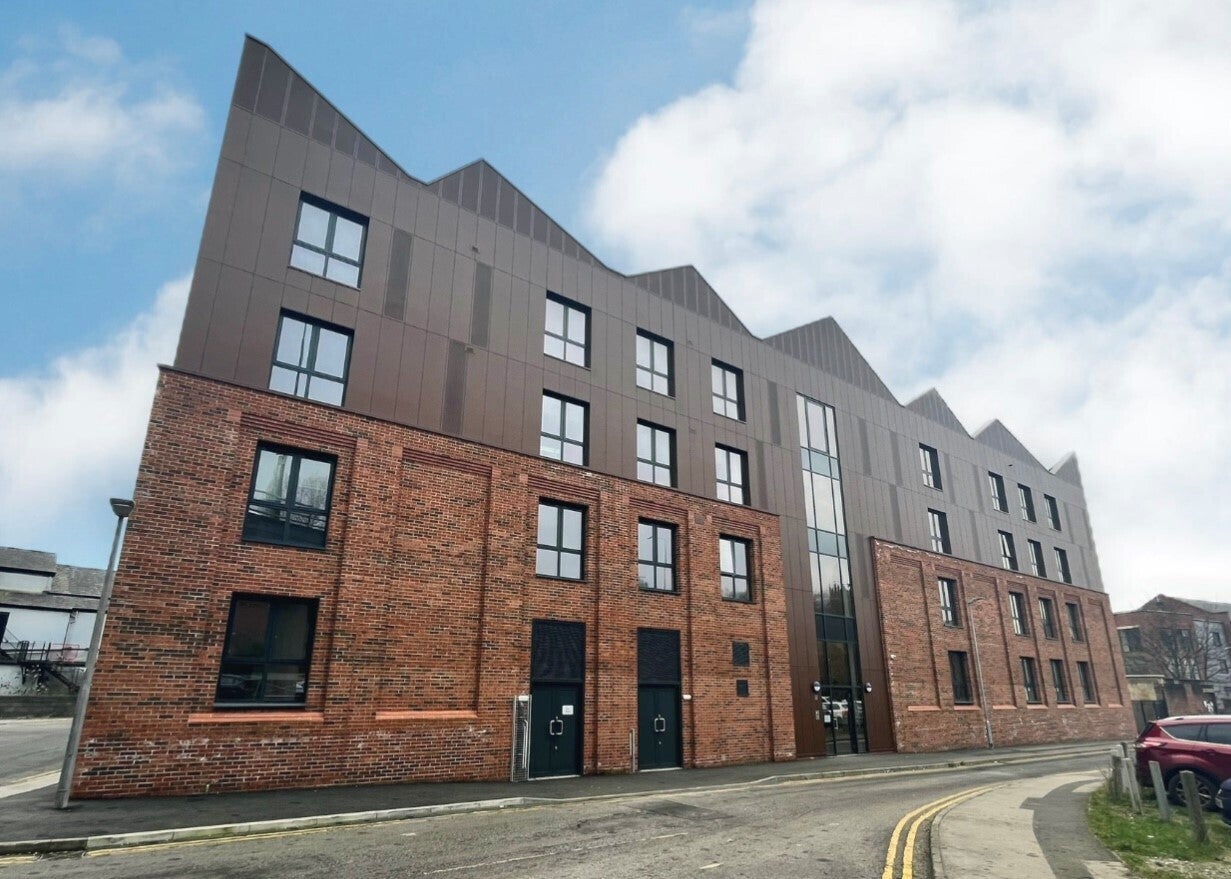 Flat Lower Bank Street in Macclesfield