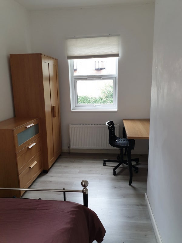 Room Ellys Road in Coventry