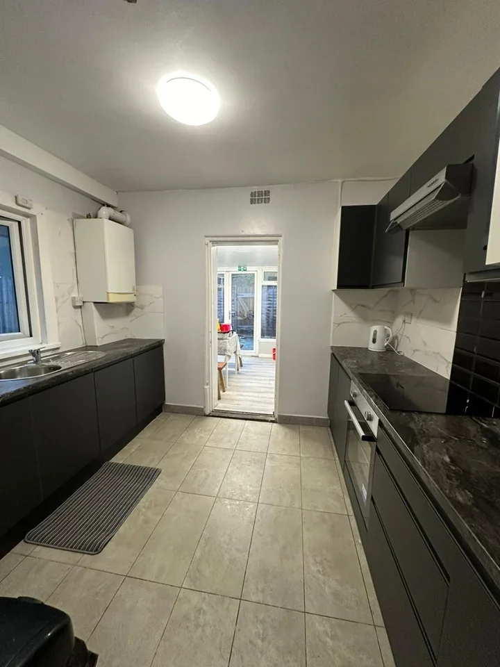 Room Blenheim Rise in Greater London