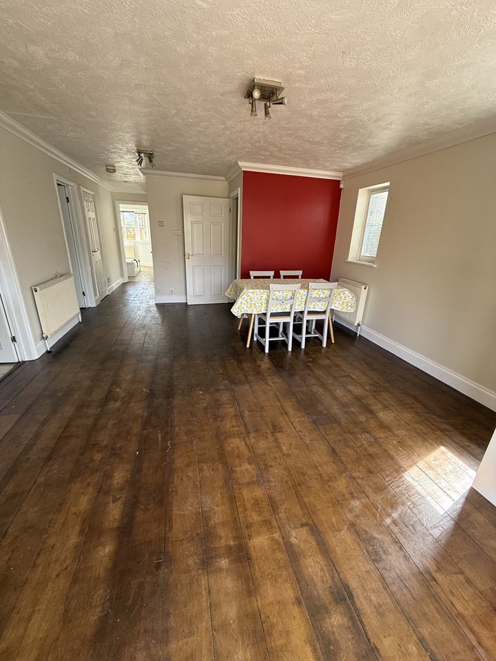 Flat Gardner Court in Greater London