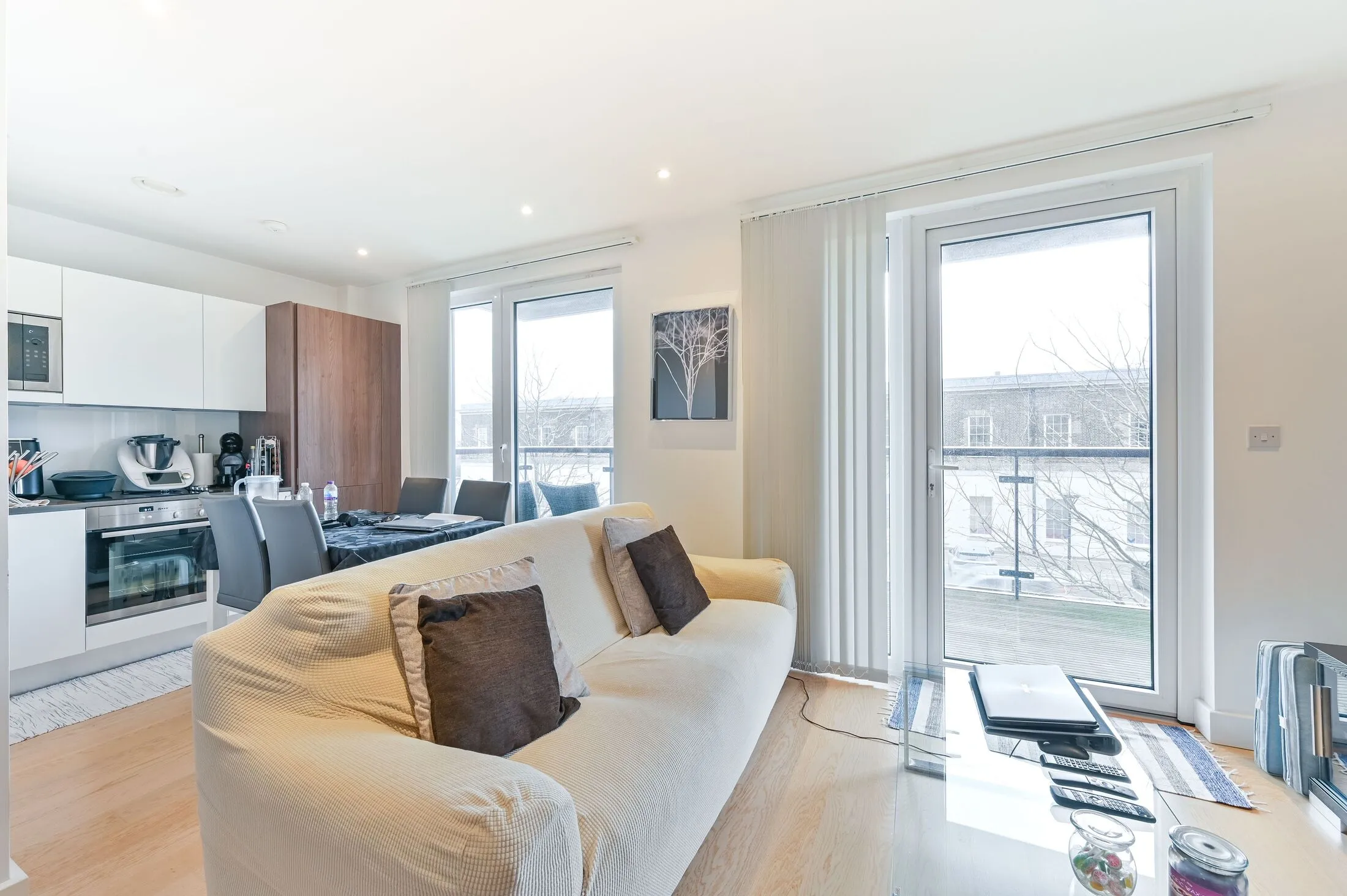 Flat Duke of Wellington Avenue in Greater London