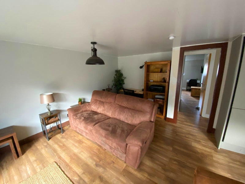 Flat Lochburn Road in Glasgow
