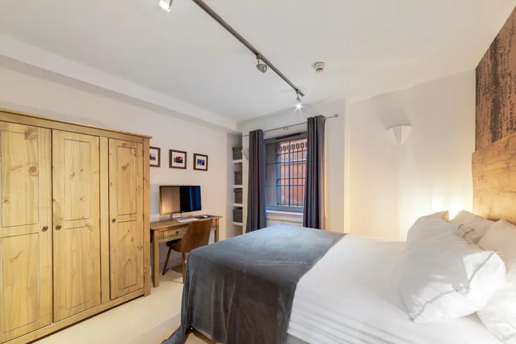 Flat Argyle Walk in Greater London