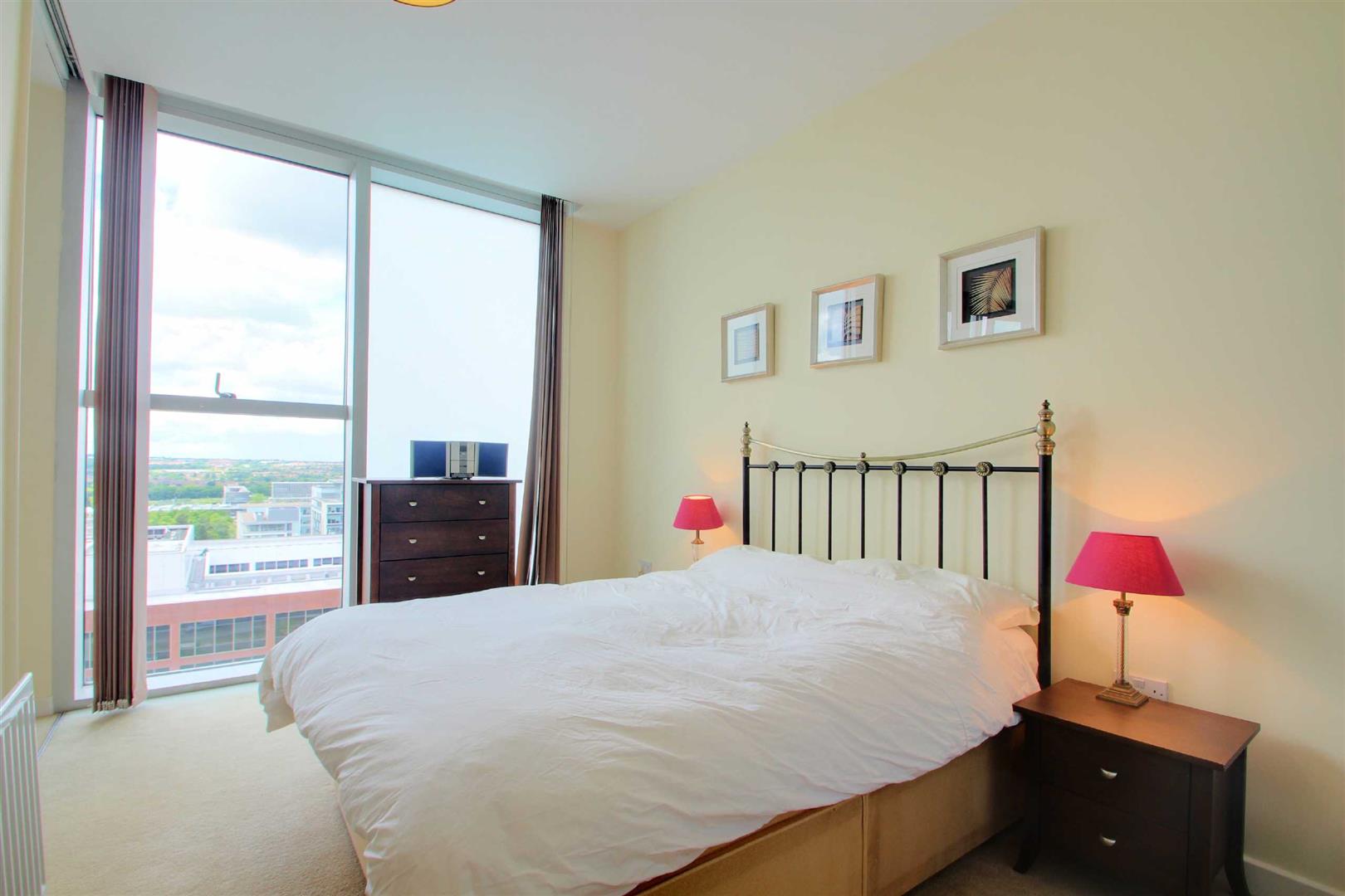 Flat Witan Gate in Central Milton Keynes