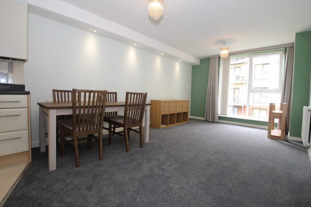 Flat Midland Road in Dacorum