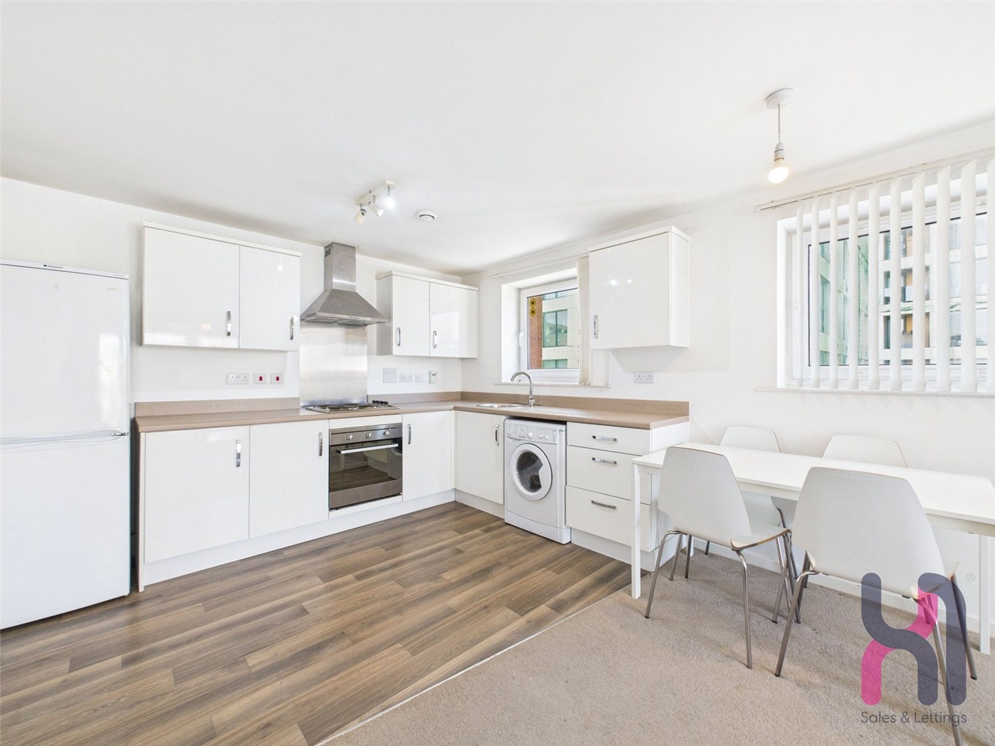Flat Elmira Way in Salford