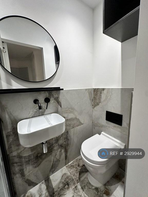Room Lyndhurst Road in Luton