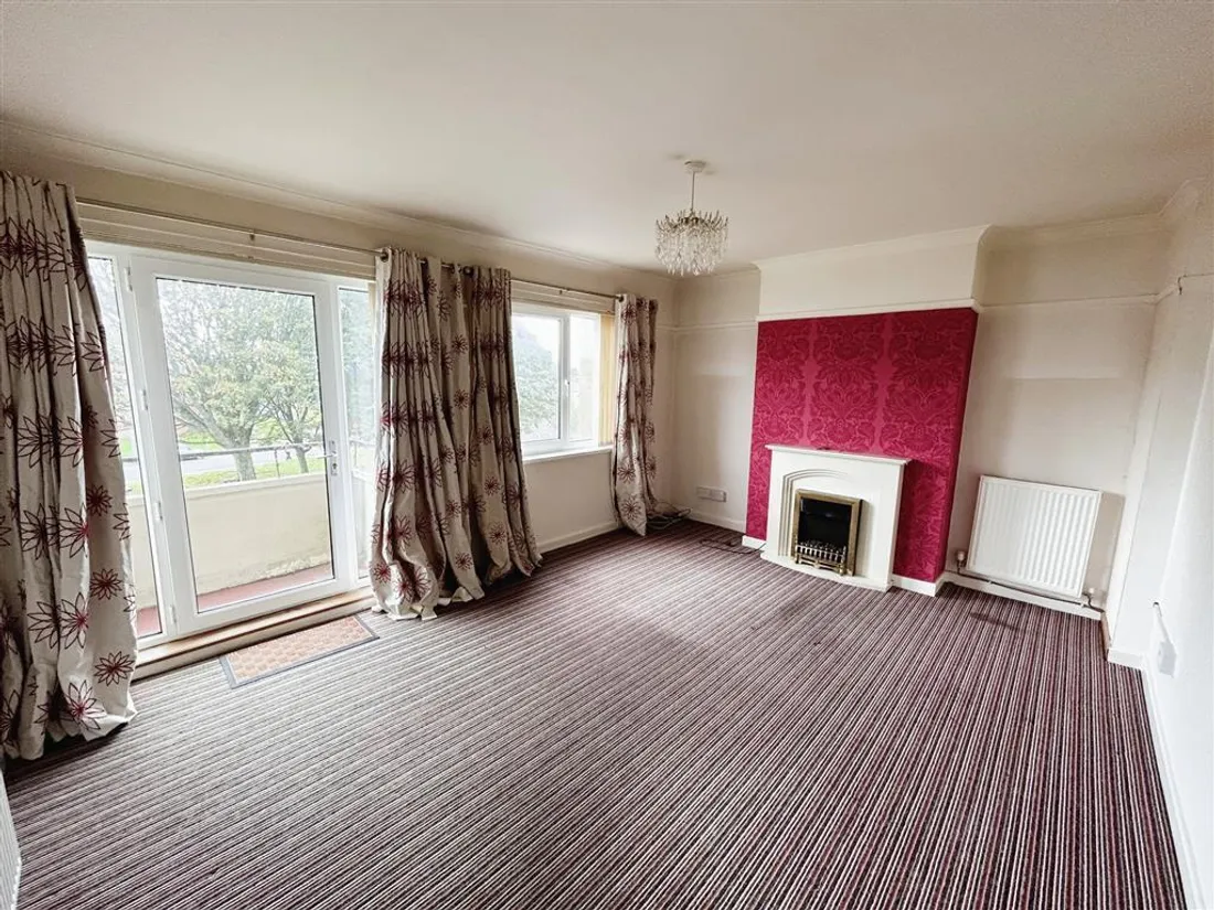 Flat Shakespeare Crescent in Newport