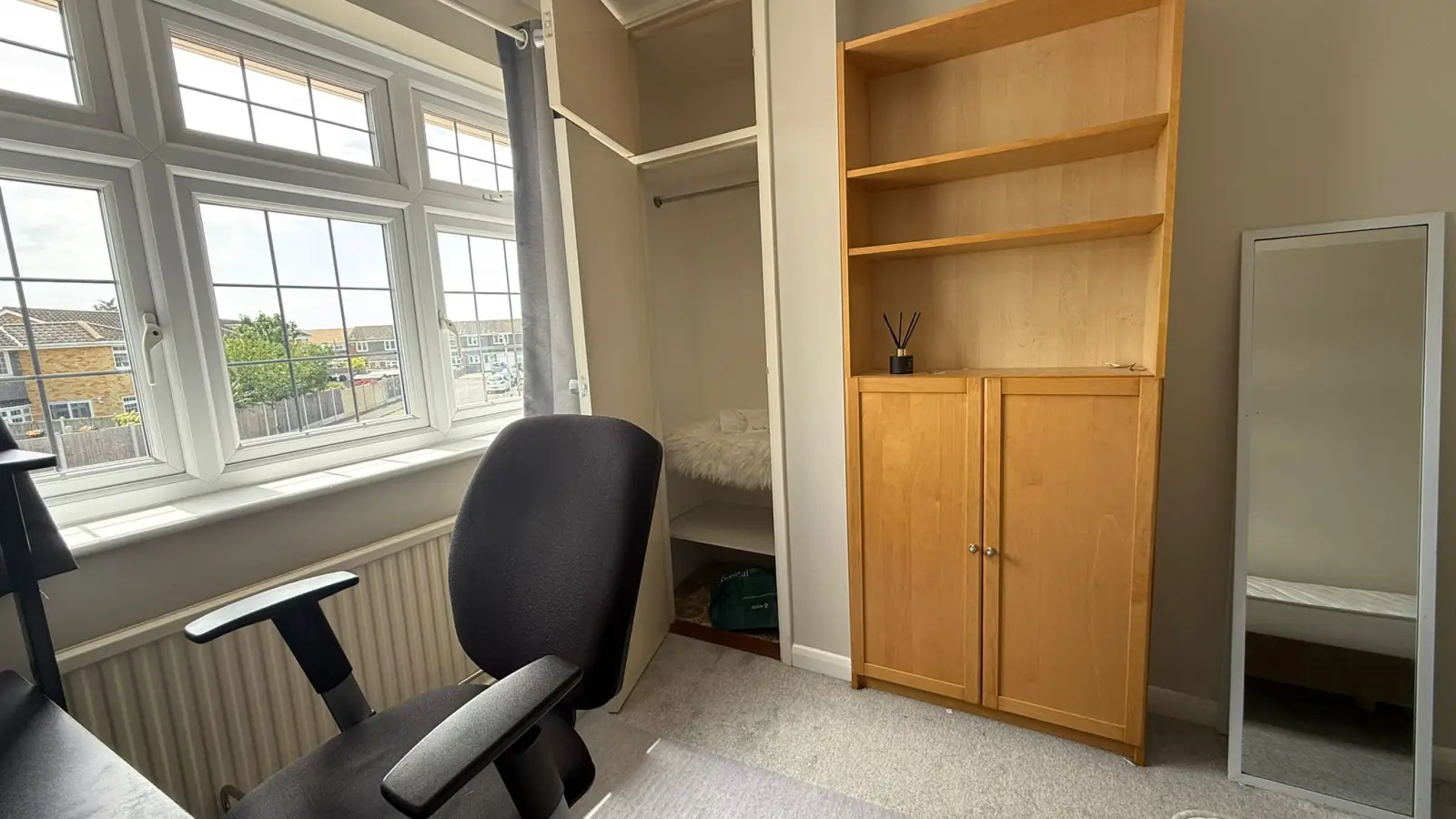 Room Spingate Close in Greater London