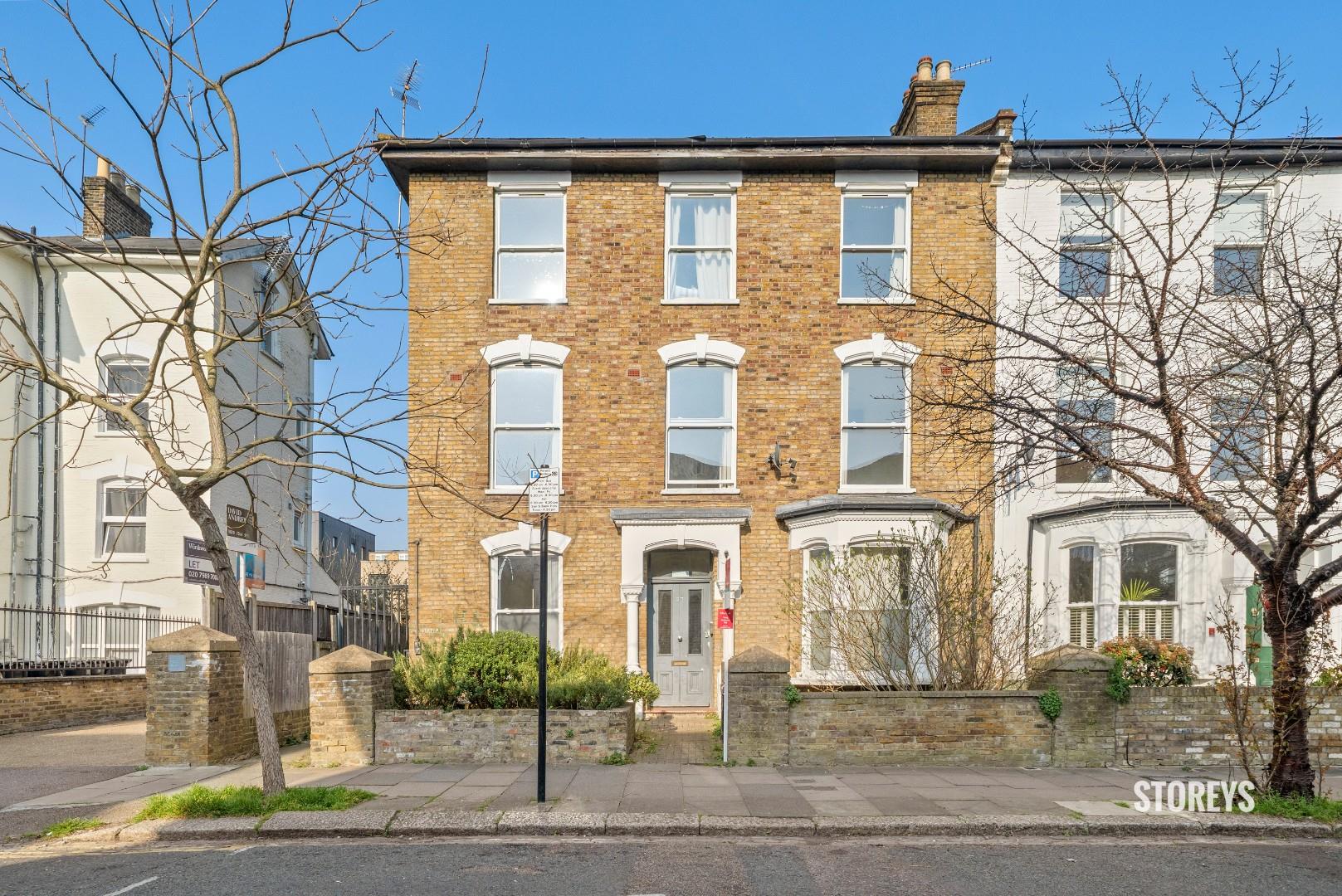 Flat Wilberforce Road in Greater London