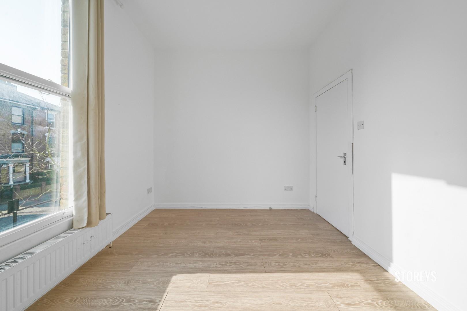 Flat Wilberforce Road in Greater London