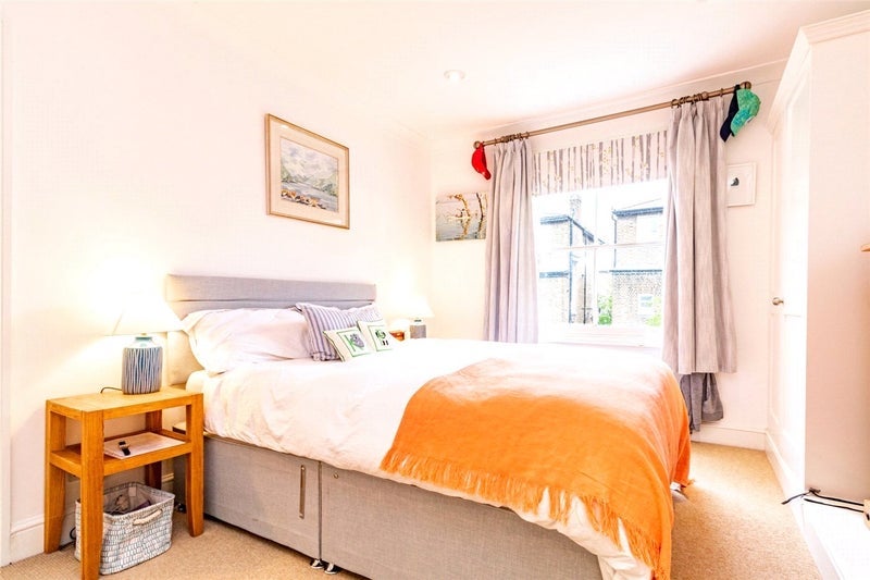 Room Coningham Road in Greater London