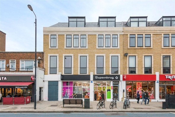 Room Balham High Road in Greater London
