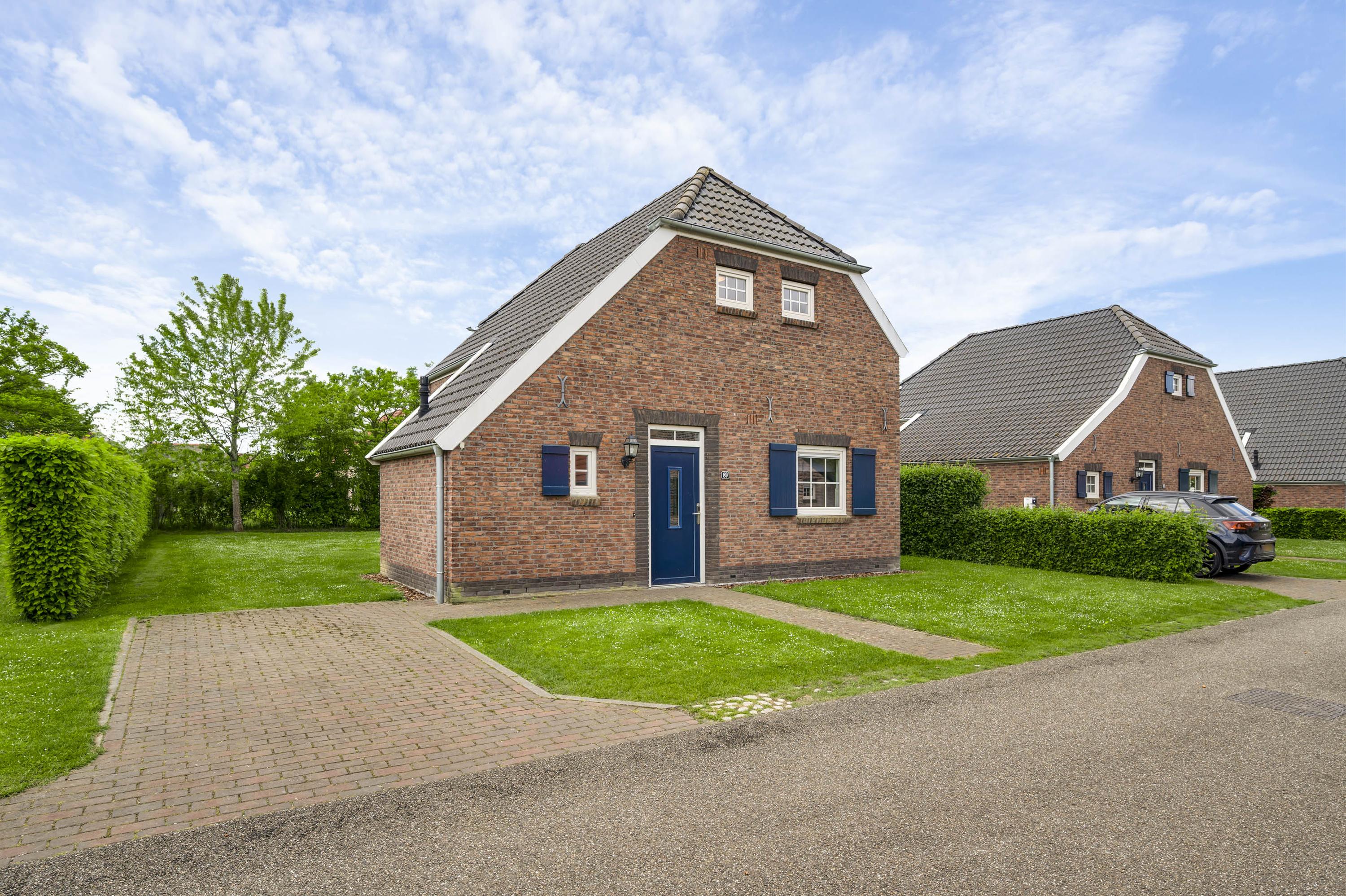 Huis Buitenhof de Leistert 89 in Roggel