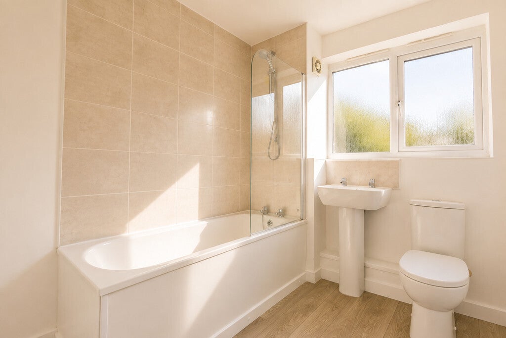 Flat Courtaulds Way in Coventry