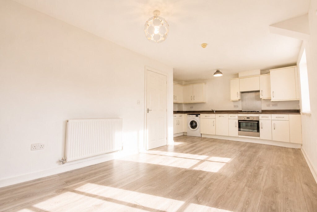 Flat Courtaulds Way in Coventry