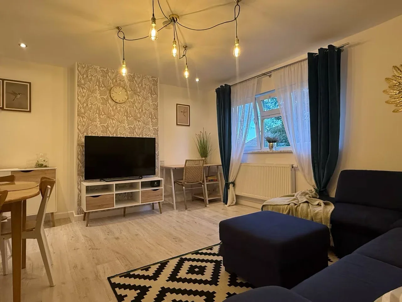 Flat Kennet Road in Greater London
