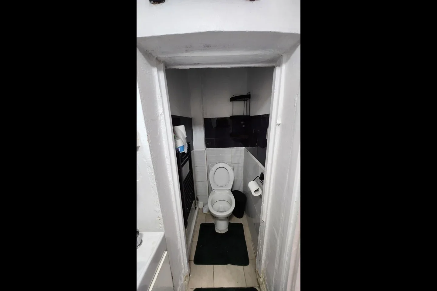 Room Arragon Road in Greater London