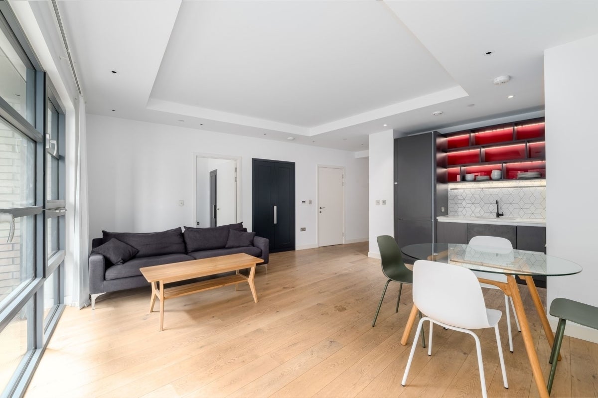 Flat Lyell Street in Greater London