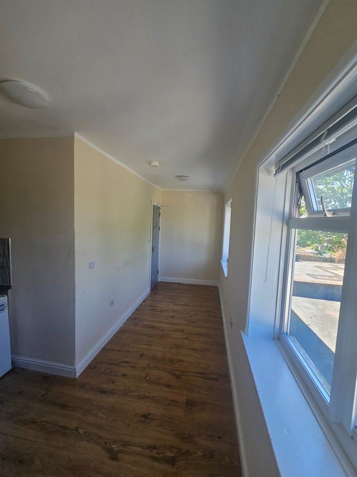 Flat Castillon Road in Greater London