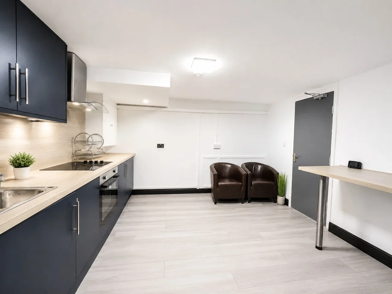 Room Berriman Road in Greater London
