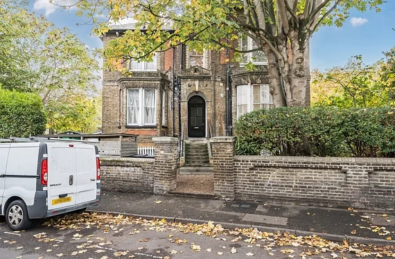 Flat Springfield Road in Greater London
