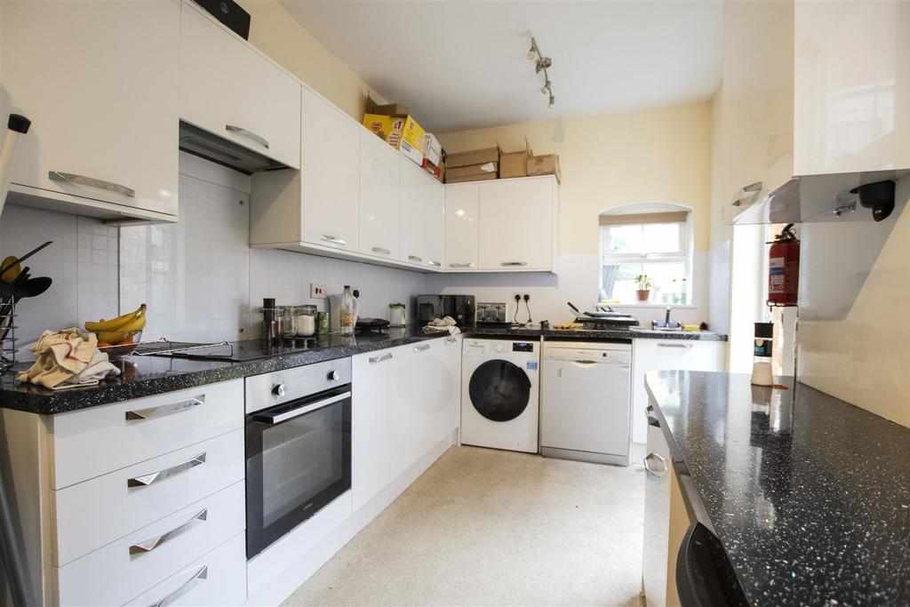 Flat Raddlebarn Road in Birmingham