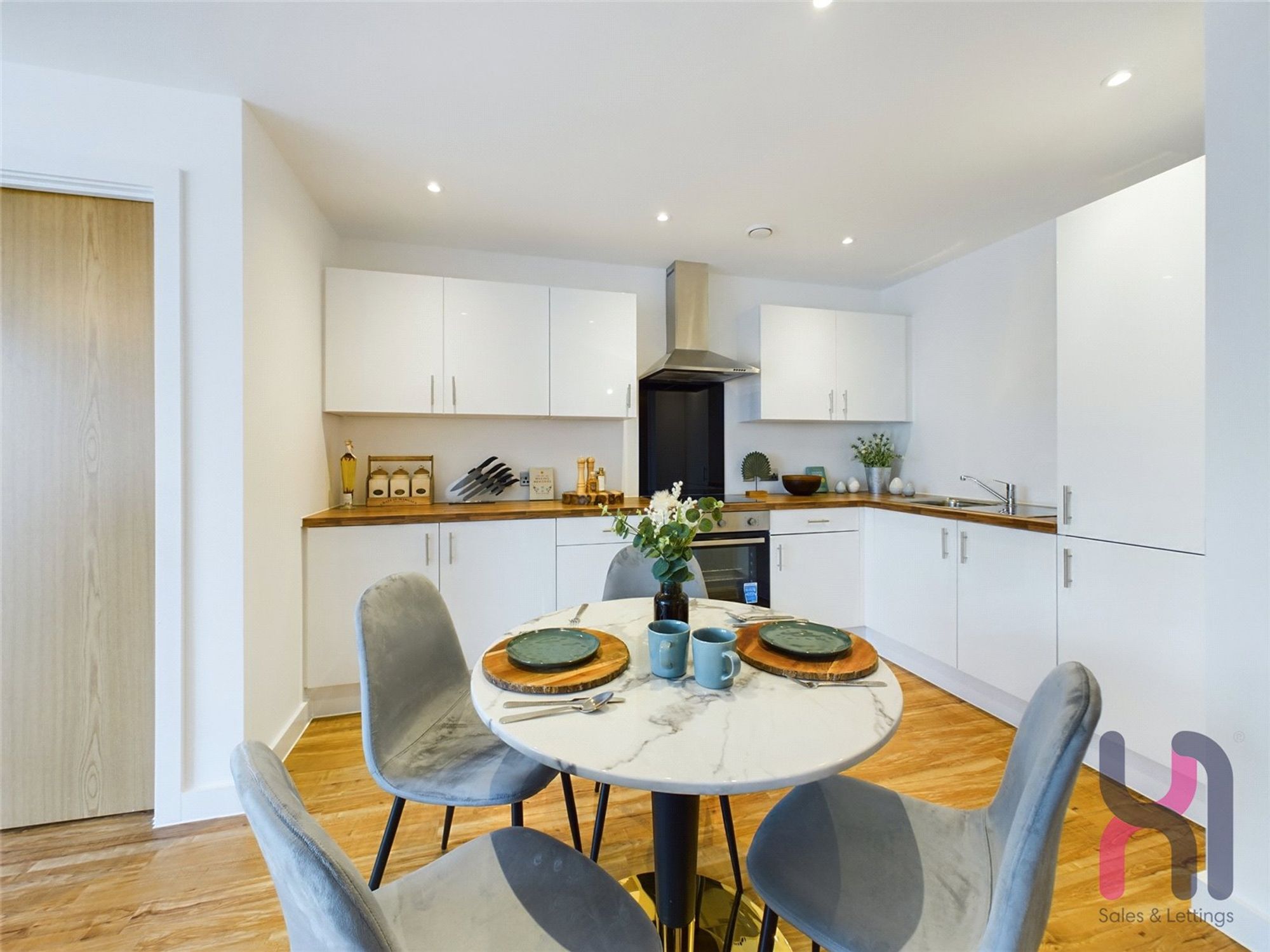 Flat Pomona Strand in Trafford