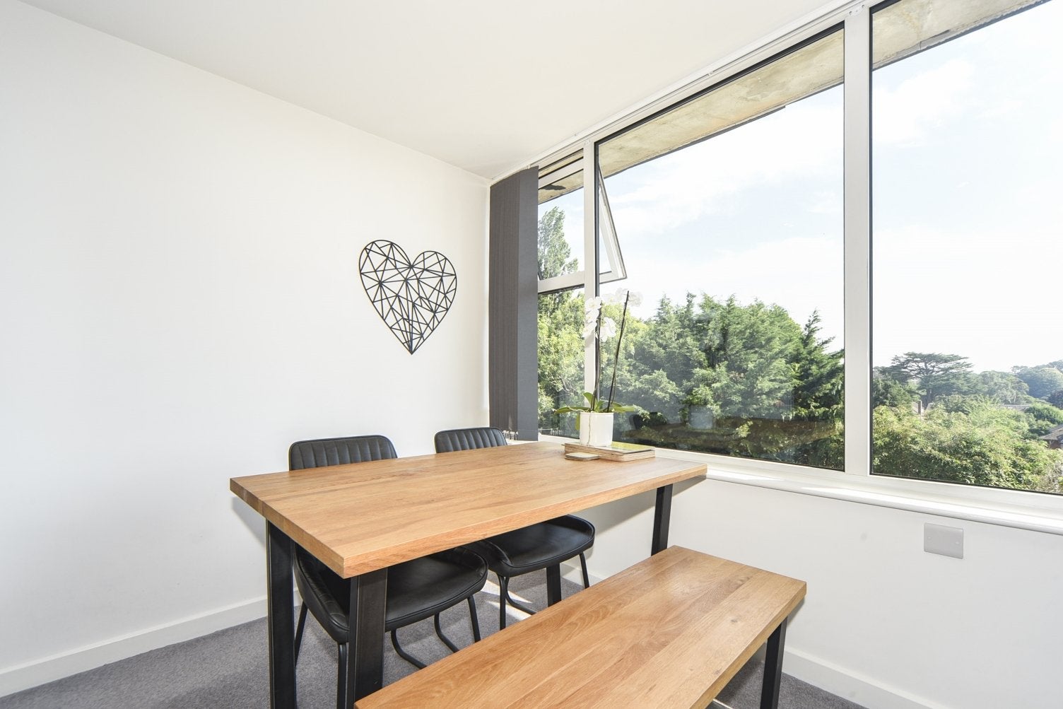 Flat Elmlee Close in Greater London