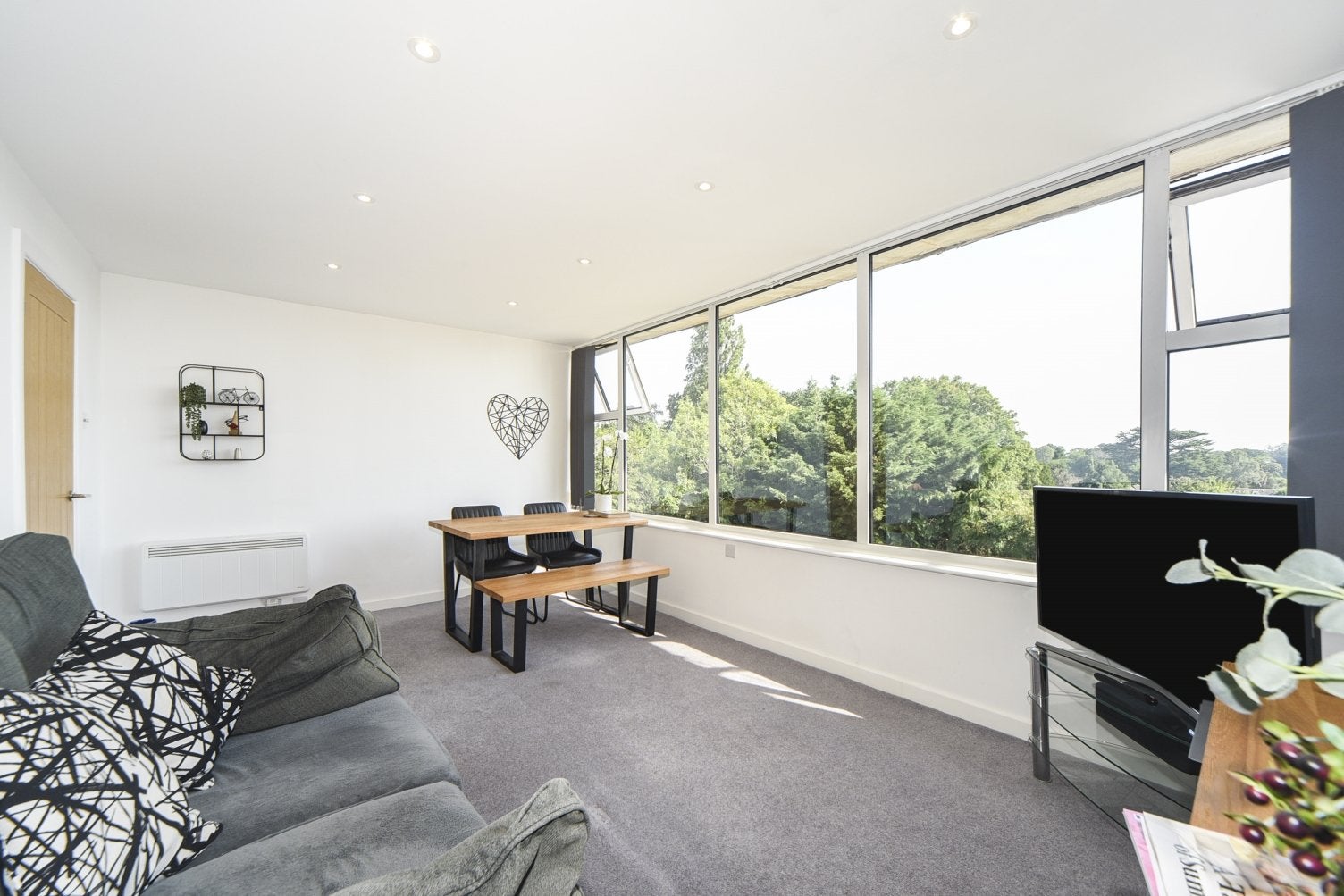Flat Elmlee Close in Greater London