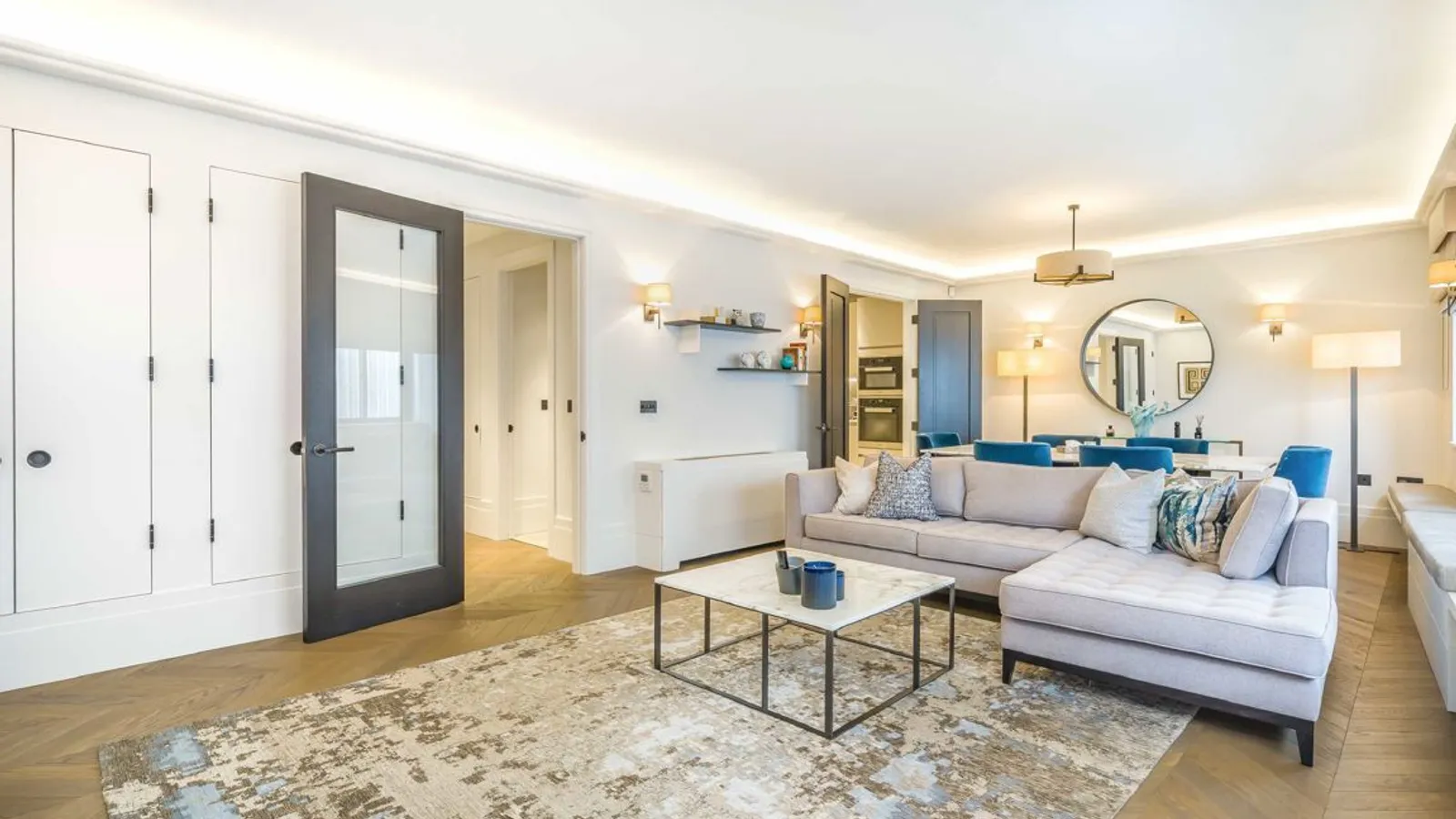 Flat Curzon Square in City of Westminster