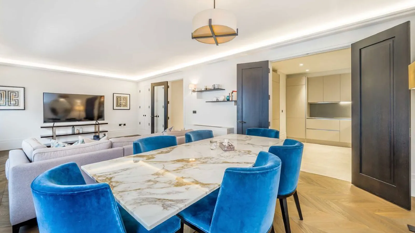 Flat Curzon Square in City of Westminster