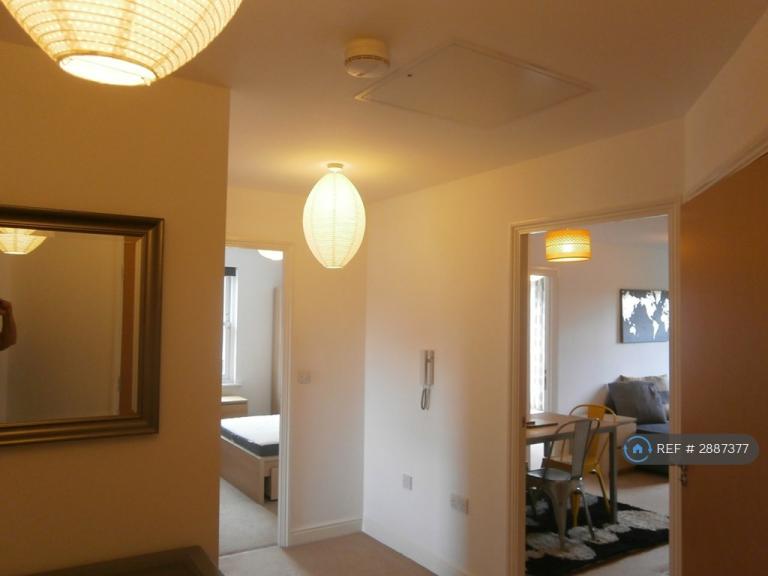 Flat Bingley Court in Canterbury