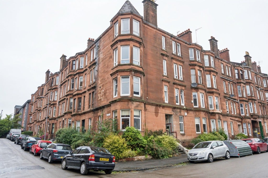 Flat Exeter Drive in Glasgow
