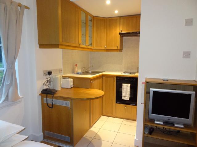Room Fulham Palace Road in Greater London