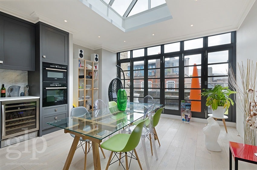 House Neal Street in Greater London