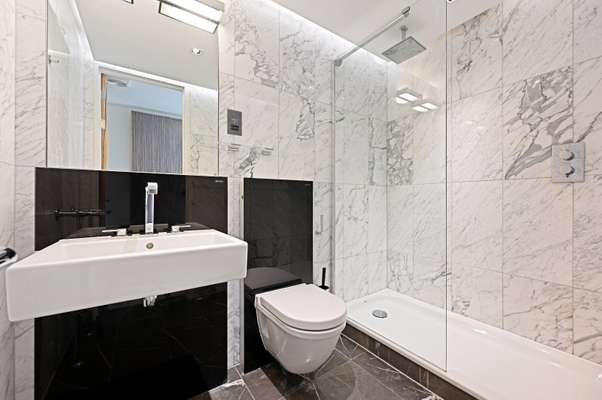 Flat Paddenswick Road in Greater London
