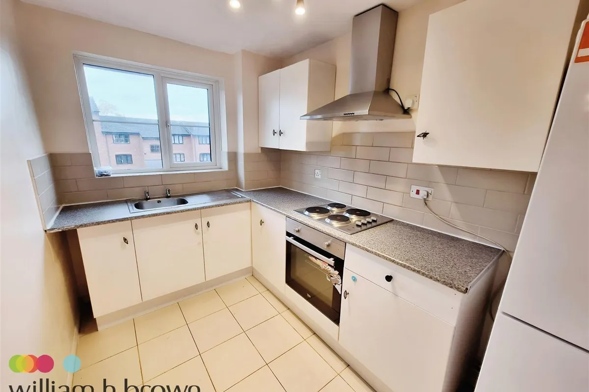 Flat Wyvern House in Grays