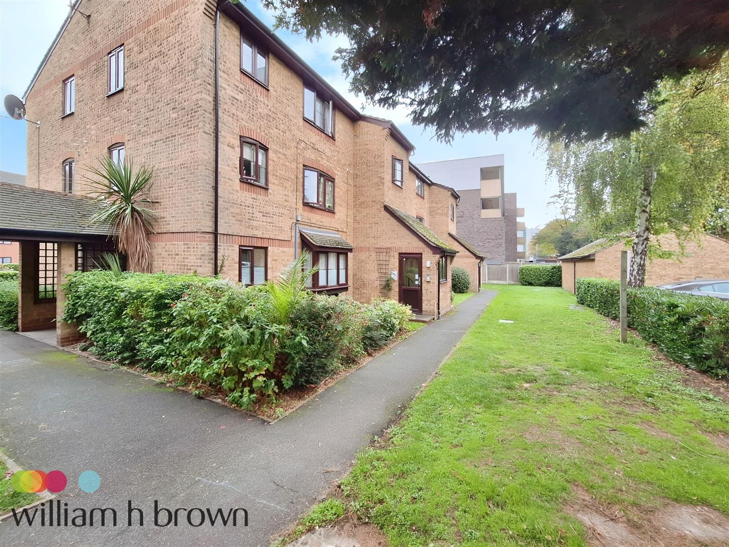 Flat Wyvern House in Grays