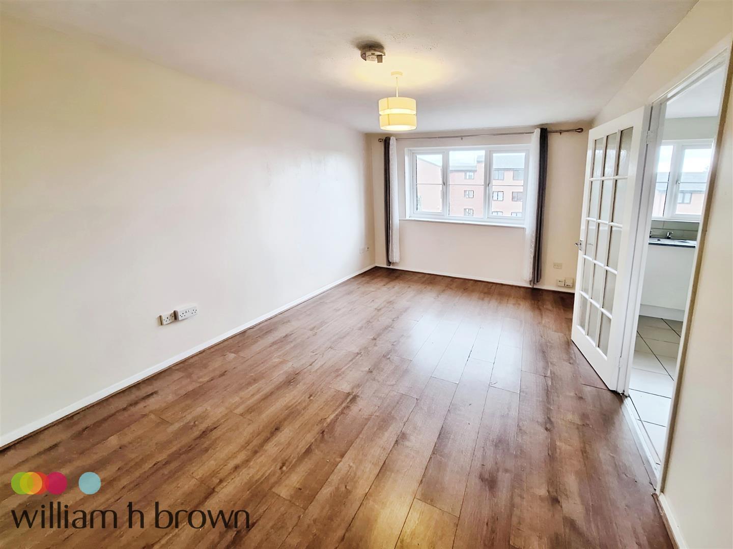 Flat Wyvern House in Grays