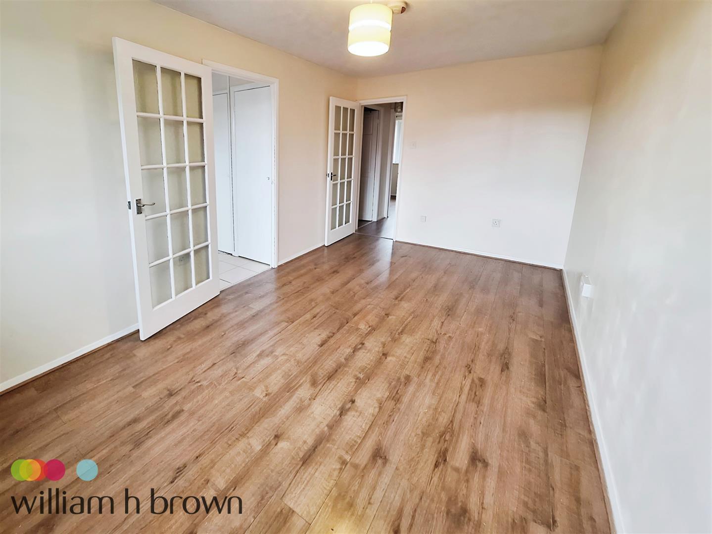 Flat Wyvern House in Grays