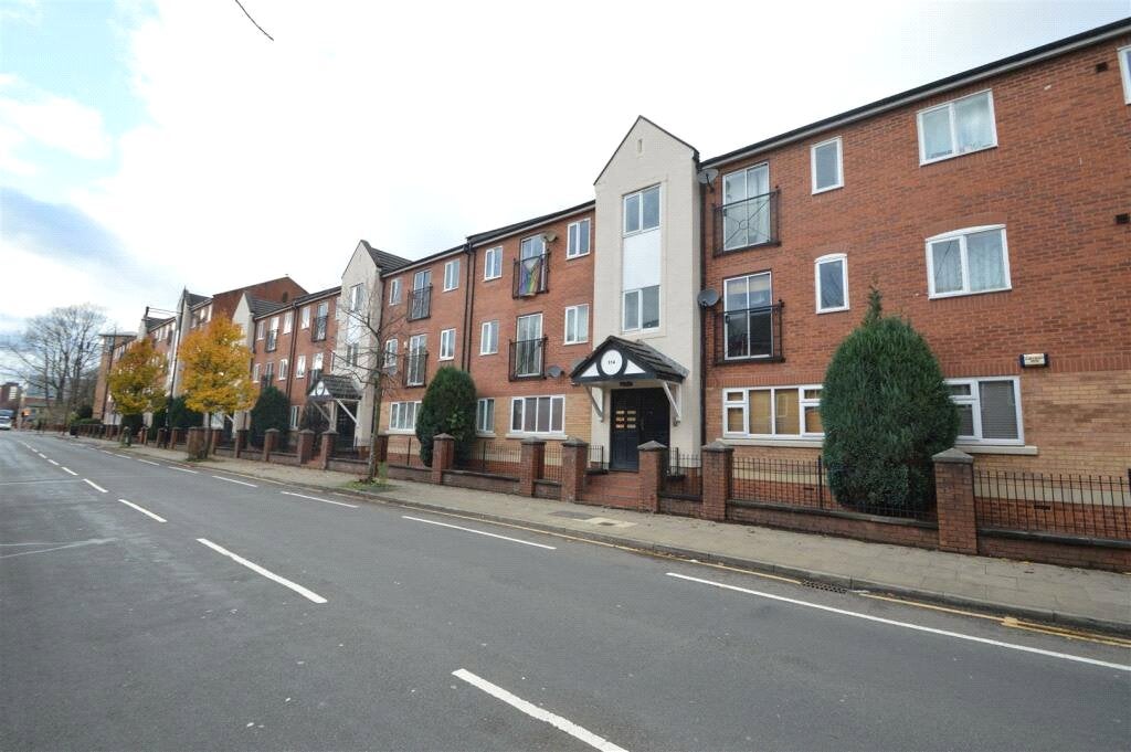 Flat Stretford Road in Manchester