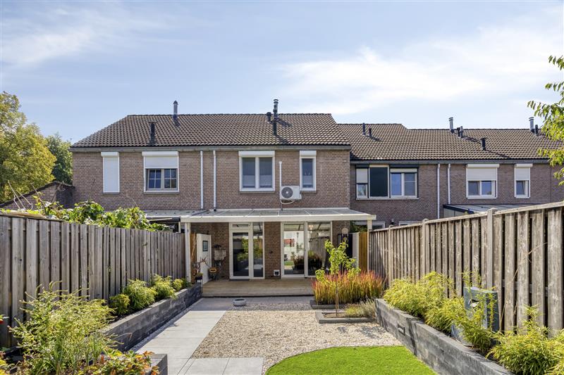 Huis Akeleihof 33 in Roermond