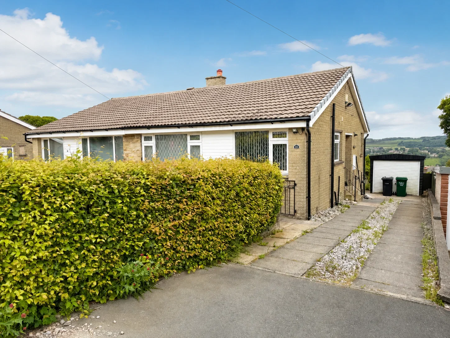 House Sunhurst Close in Bradford