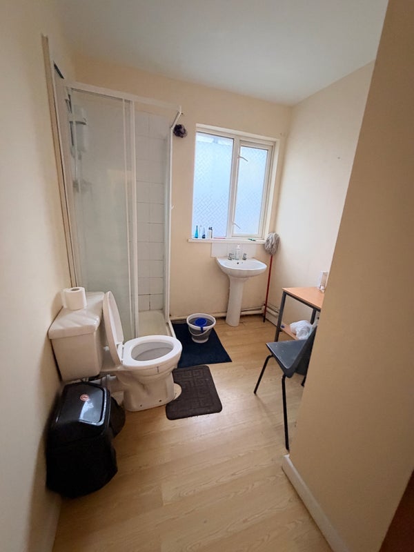 Room Rhymney Terrace in Cardiff