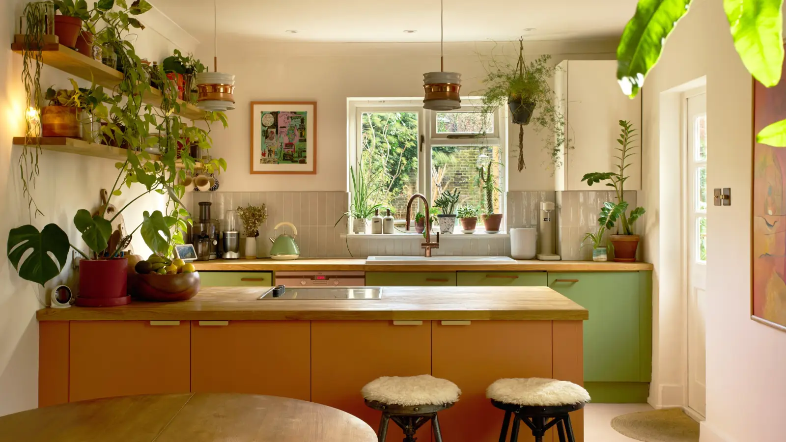 Flat Elrington Road in Greater London